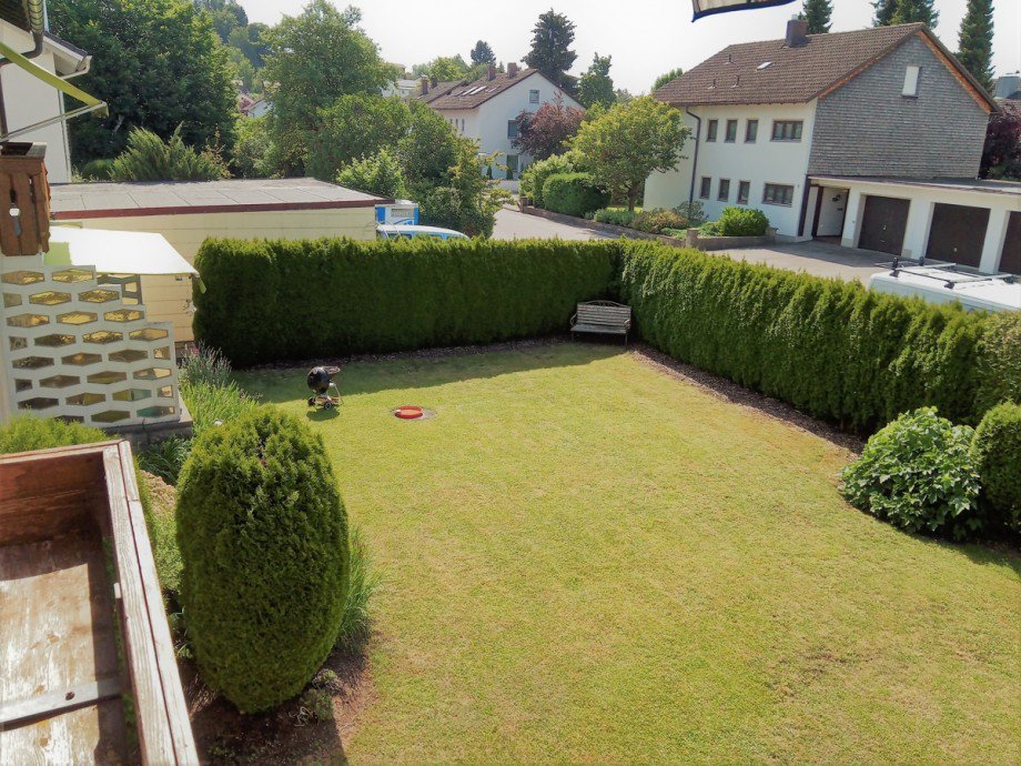 Garten-S�dseite Doppelhaush�lfte Marktoberdorf