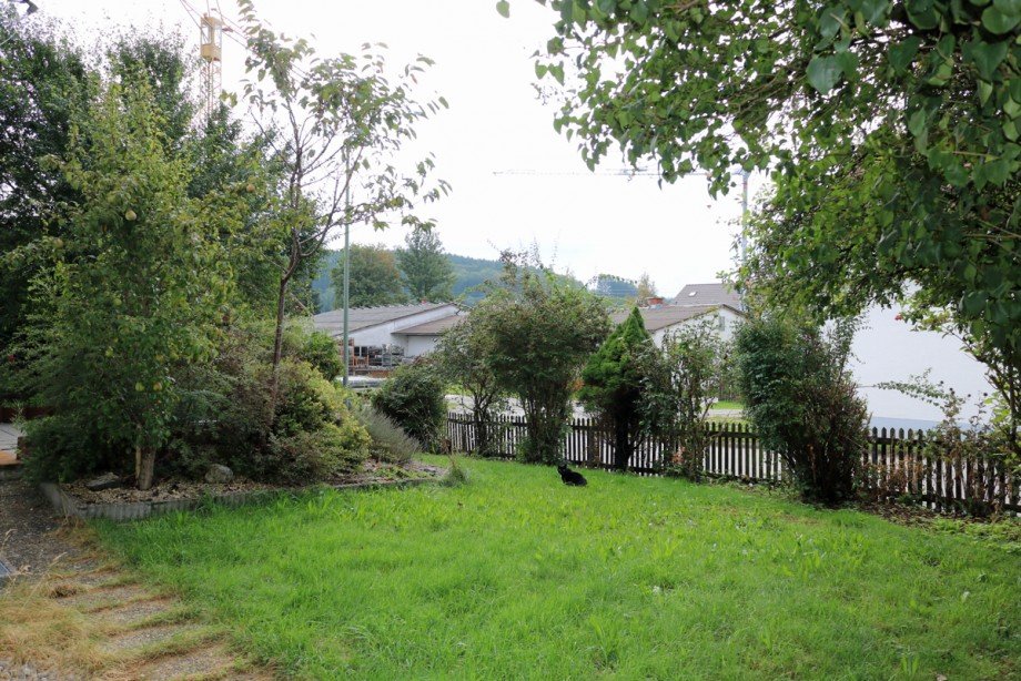 Garten S�d Zweifamilienhaus Osterzell