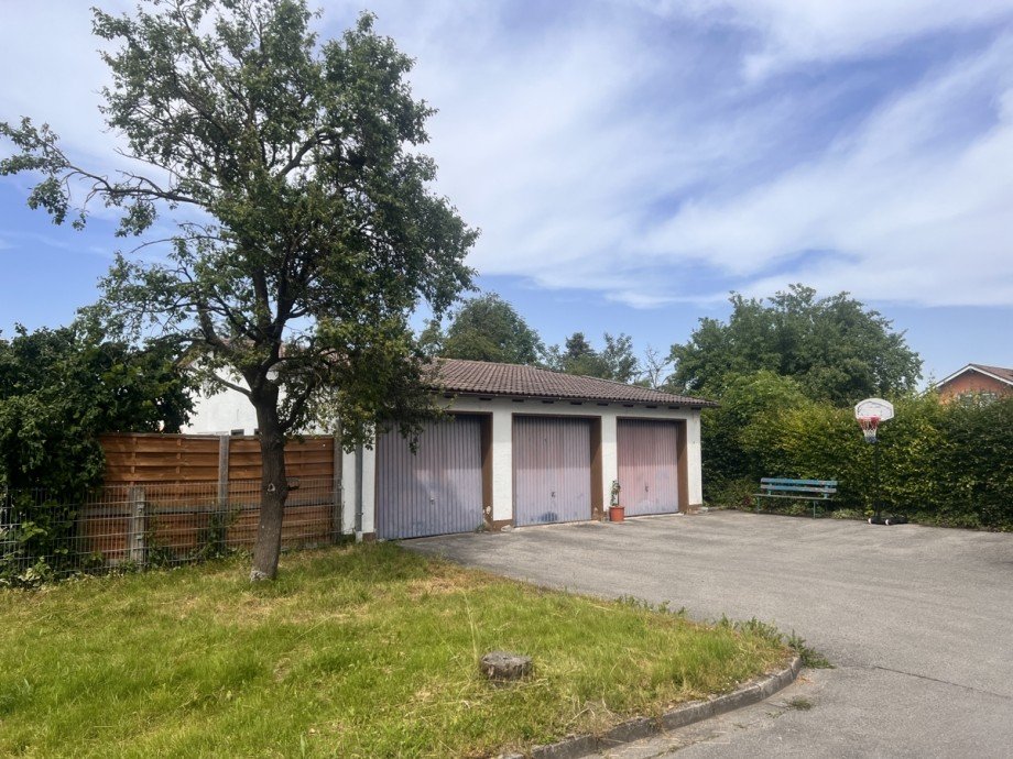 3 Garagen Mehrfamilienhaus Rieden