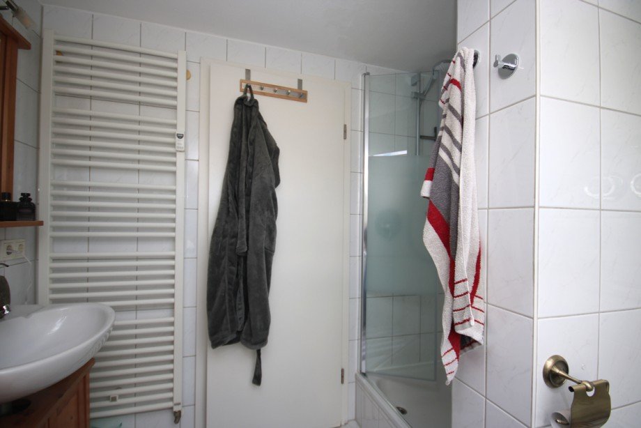 Bad mit Dusche Dachgeschosswohnung Kempten