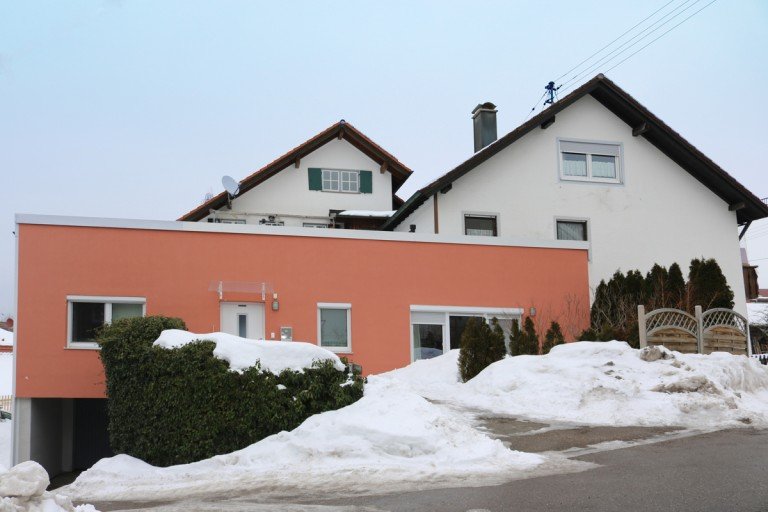 Westansich Irsee - Irsee Dorf Dachgeschosswohnung 1 Zimmer-Wohnung mit Einbauk�che