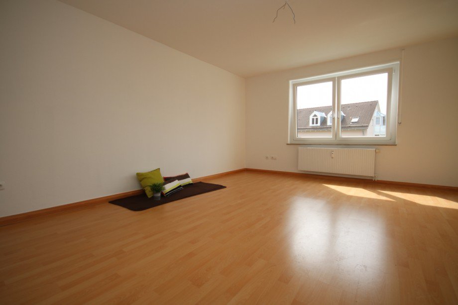 Wohnzimmer unm�bliert Etagenwohnung Kaufbeuren