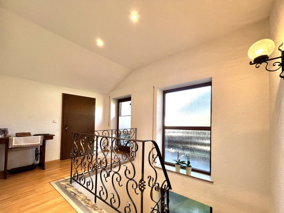 Flur DG Einfamilienhaus Mauerstetten