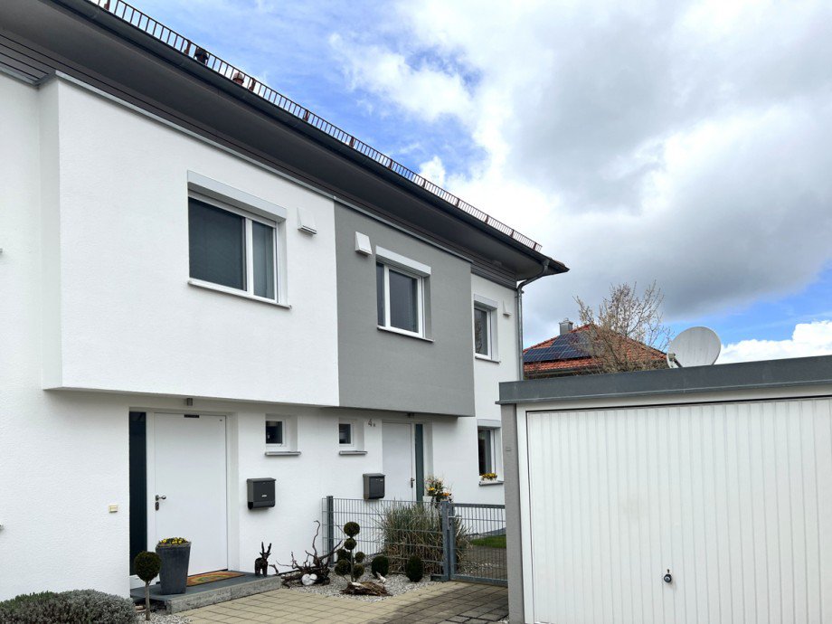 Eingang mit Garage Doppelhaush�lfte Kaufbeuren