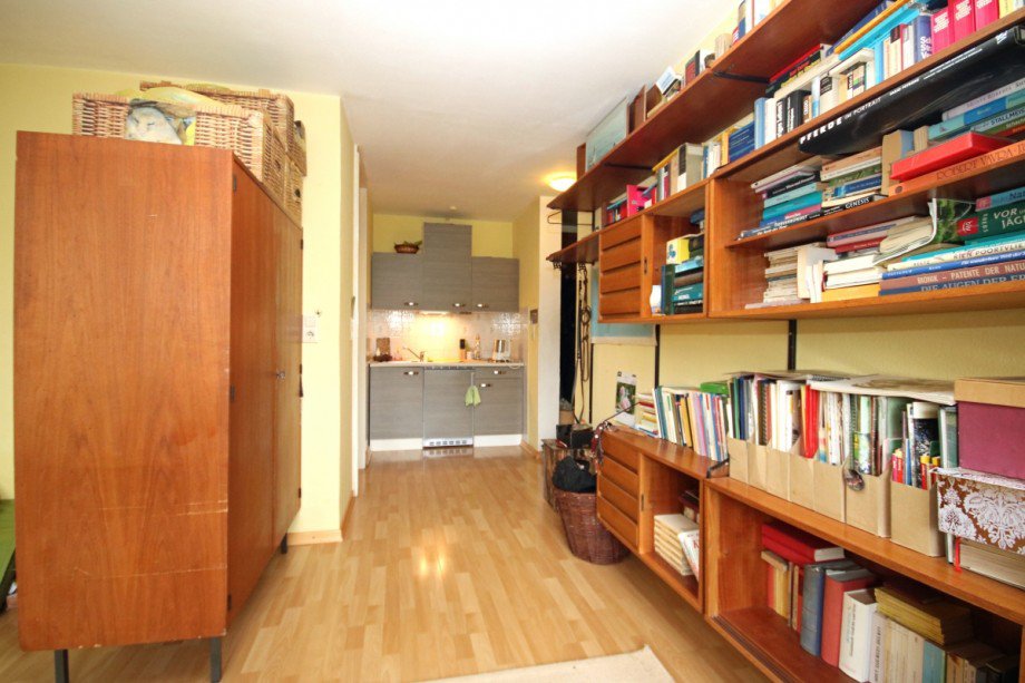 Blick in Kochnische Etagenwohnung Kaufbeuren