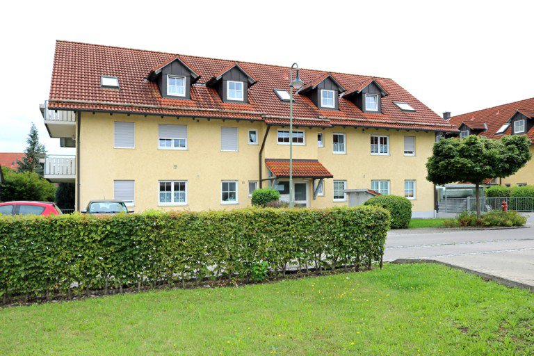 Wohnhaus Buchloe - Buchloe Etagenwohnung 3 Zimmerwohnung mit 2 Balkonen + Tiefgaragen-Stellplatz