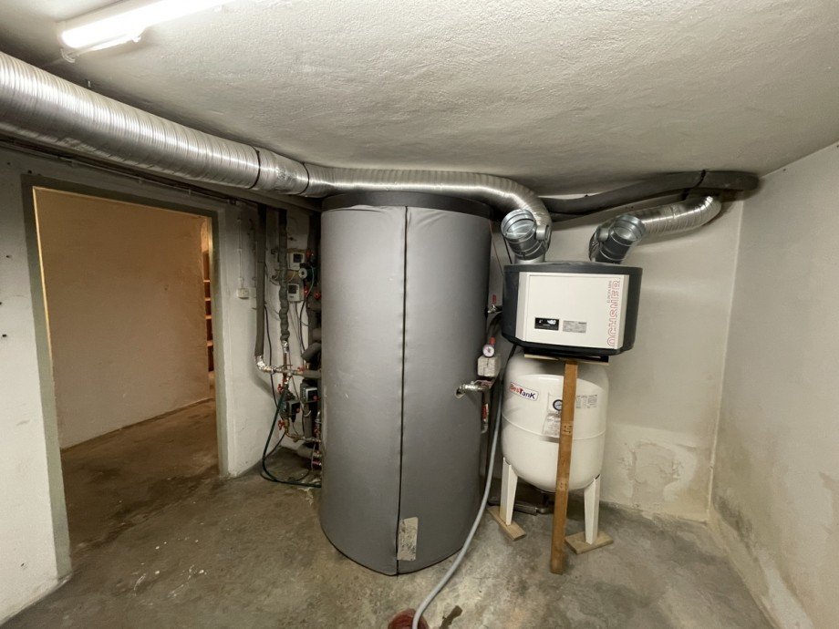 W�rmepumpe und Pufferspeicher Reiheneckhaus Kaufbeuren