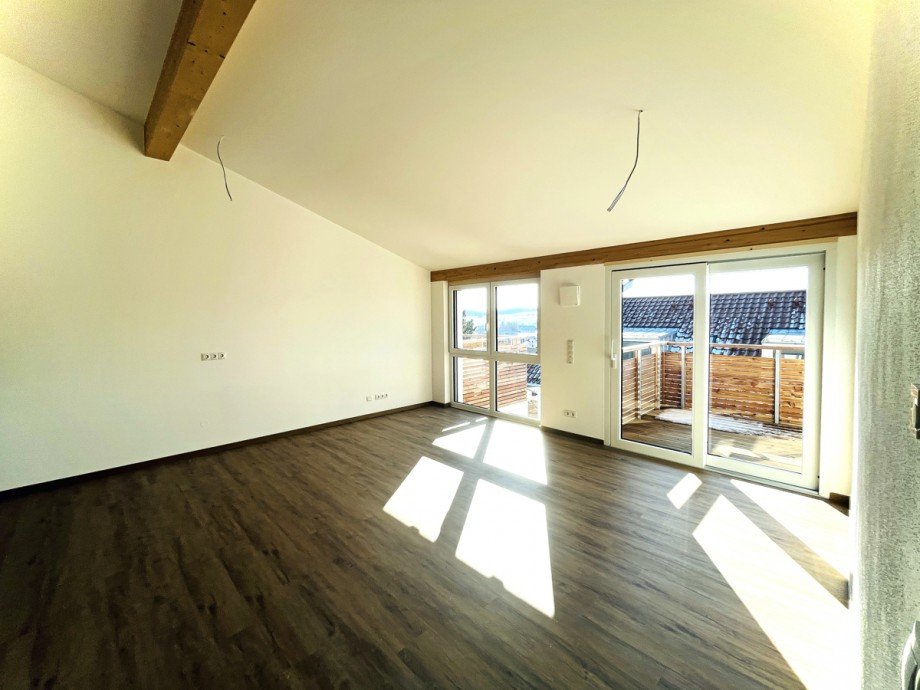 Wohnraum mit K�che Dachgeschosswohnung Aitrang