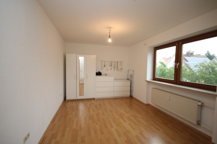 Schlafzimmer Etagenwohnung Germaringen