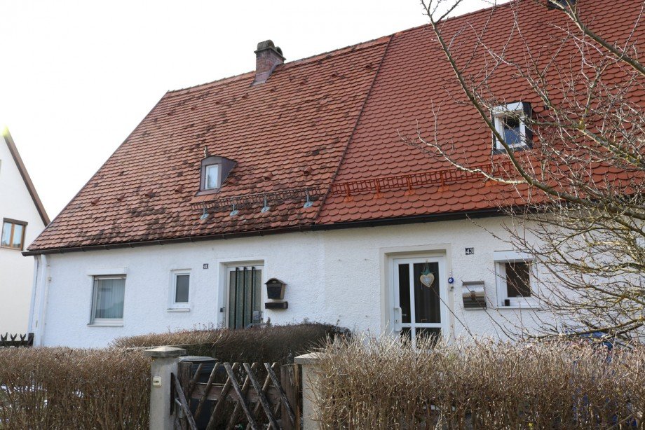 Stra�enseite Doppelhaush�lfte Kaufbeuren